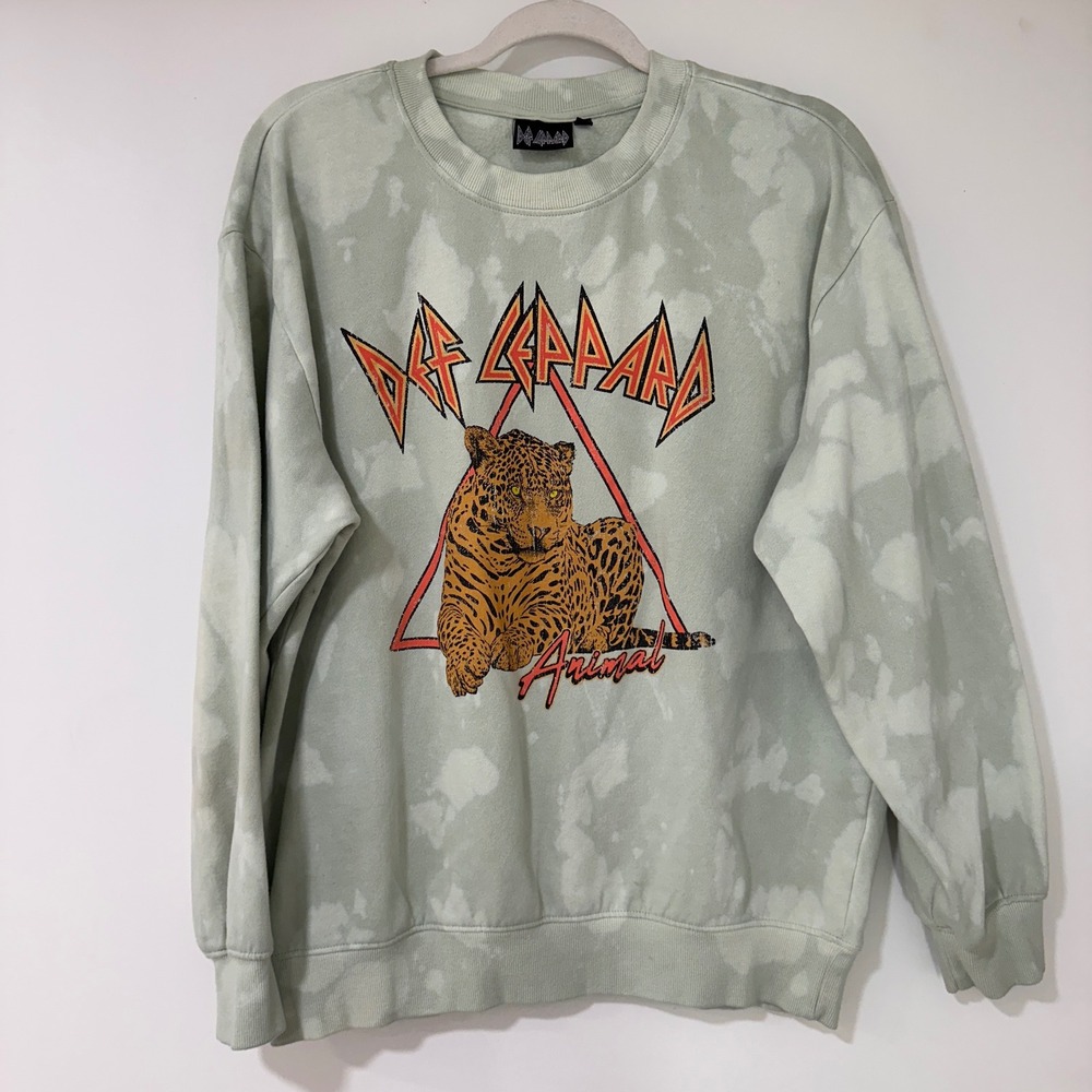 Def Leppard Animal Graphic Sweatshirt Womens Large Sage Green Acid Wash | Rock